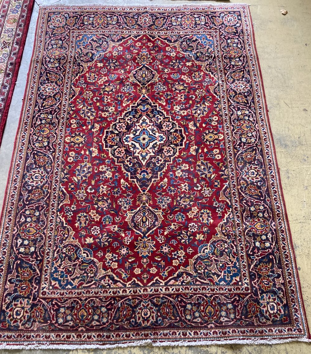 A Kashan carpet, 210 x 140cm